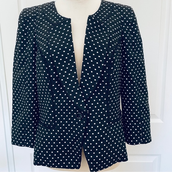 White and Black women’s blazer size 14 - Picture 1 of 9